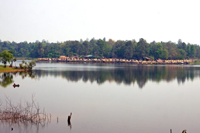 Relax at Huay Tung Tao Lake